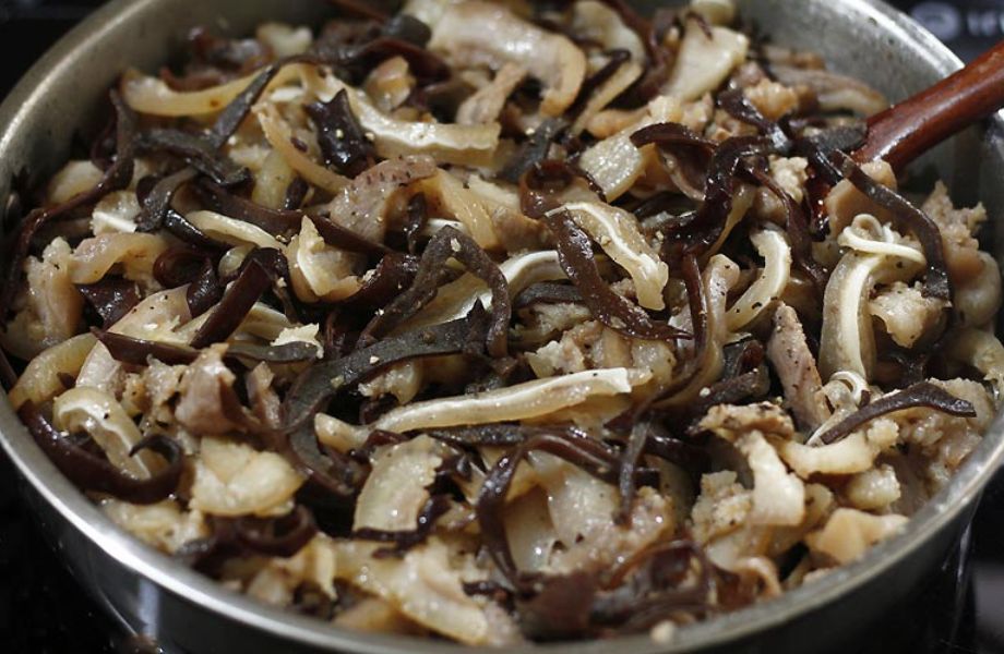 Xào nhân giò thủ